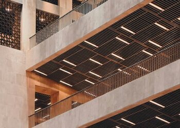 Unlocking the Power of Presence: Embracing Mindfulness Teachings for a Fulfilling Life