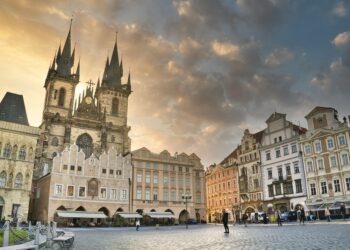 Words that Echo Through Time: Exploring the Power of Famous Poetry Quotes