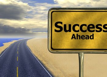 Achieve Your Dreams: 50 Success Quotes to Inspire and Motivate