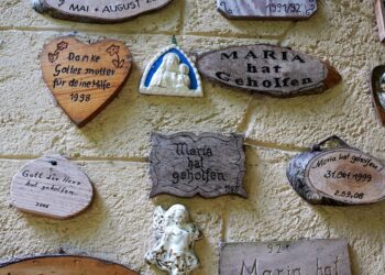 Rising Above: Inspirational Quotes on Overcoming Life’s Greatest Obstacles