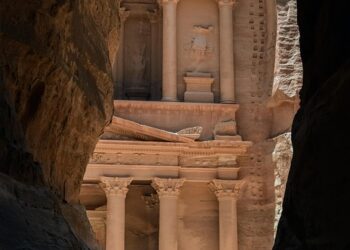 Unlocking the Secrets of the Ages: Ancient Wisdom Quotes for Modern Living